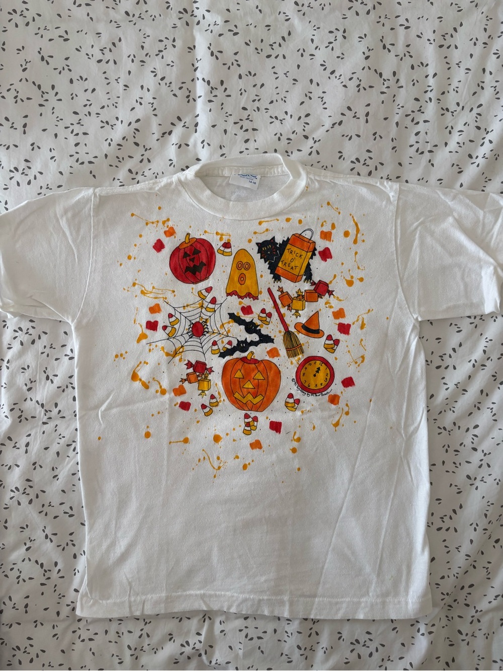 Active USA White Halloween Graphic Tee with Pumpkins and Candy